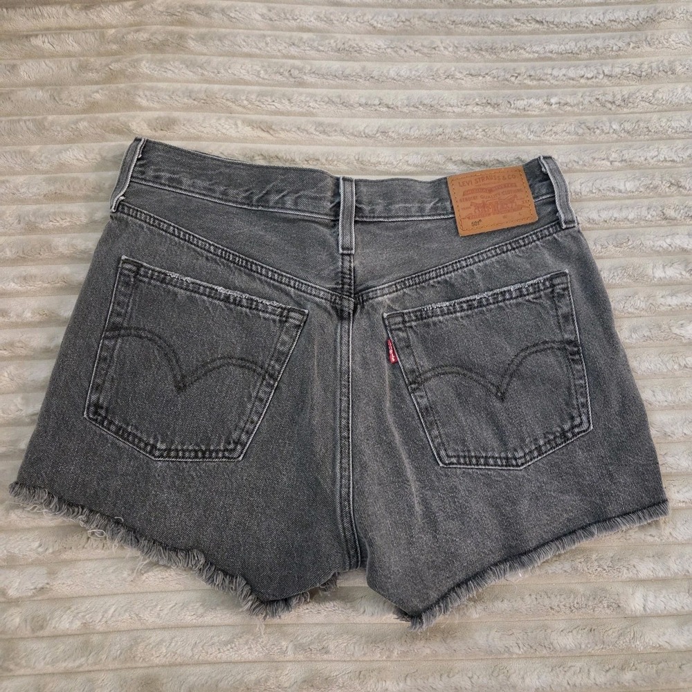 Levi's 501 Original Shorts Size 27 W27 Black Jean Frayed Cutoff Button Fly - Picture 8 of 12